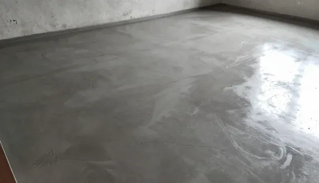 水泥基自流平设备在工程维护中的性能表现与适用条件分析